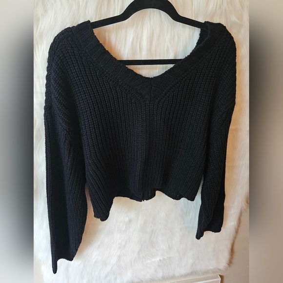 UK2LA Double V Thick Knit Button-Up Cropped Cardigan (NWOT) - Picture 6 of 6